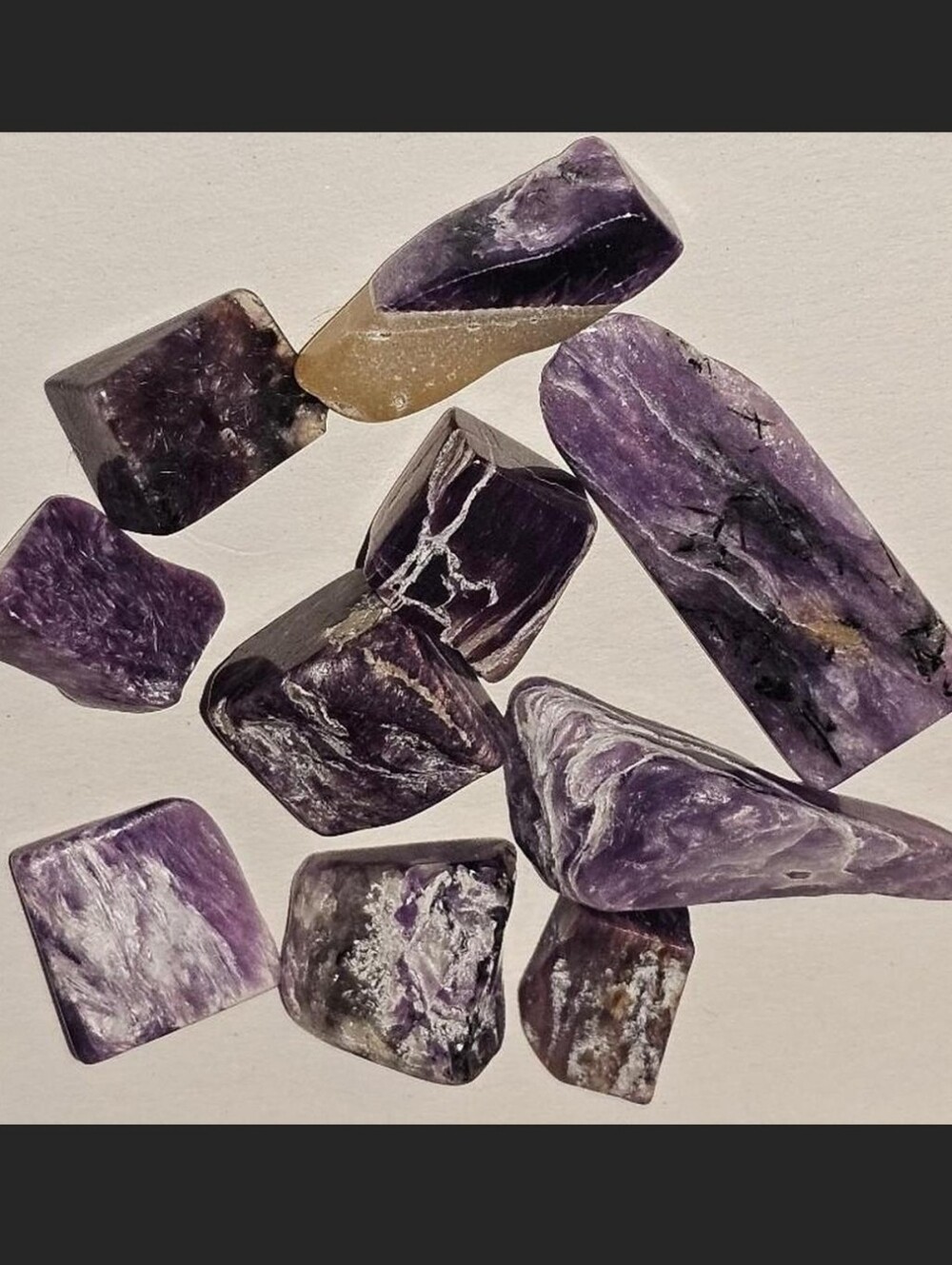 ✨ RARE SIBERIAN CHAROITE LOT (10) Natural Chatoyant Royal Purple Crystals-NEW✨️